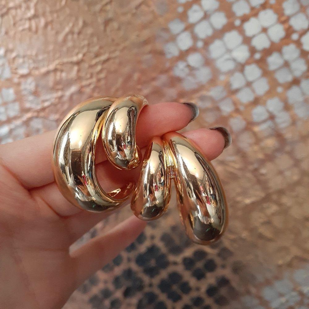 Zara Chunky Twist Hoop Earrings - Gold